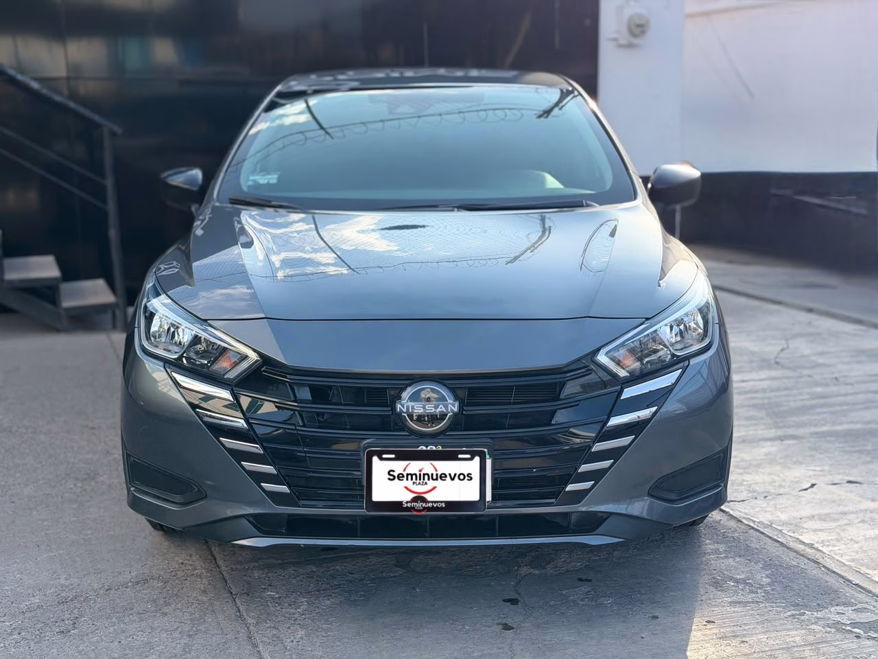 NISSAN VERSA SENSE TA 2024 - Imagen 4