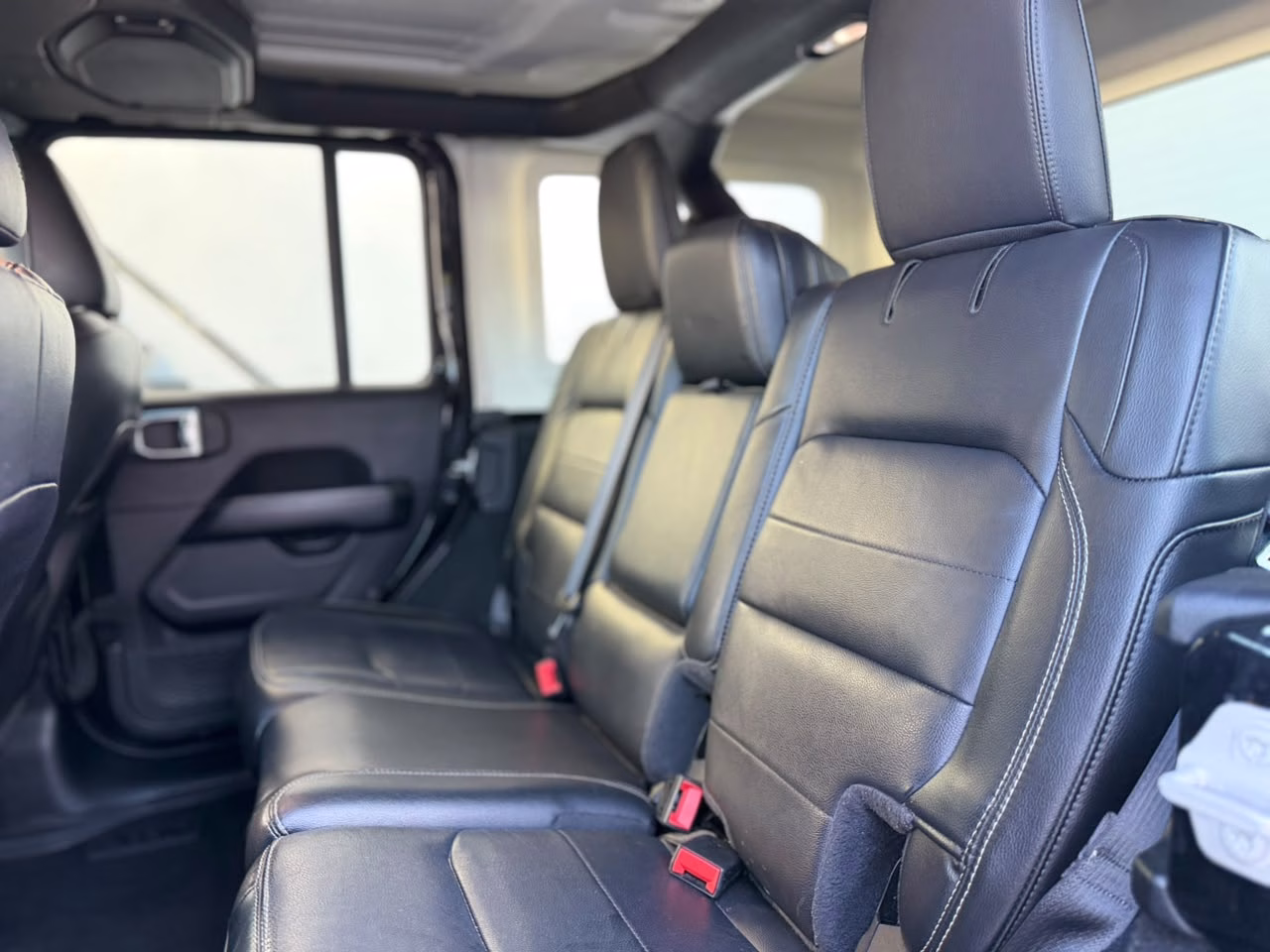 Jeep Wrangler Unlimited Sahara 2022 - Imagen 9